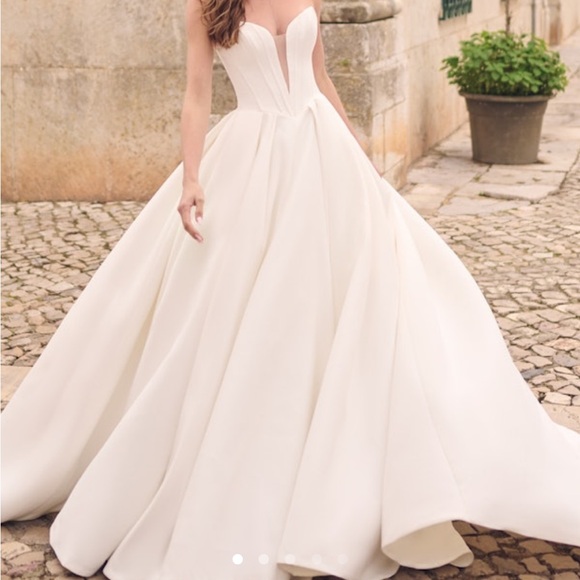 Maggie Sottero Dresses & Skirts - Maggie Sottero ‘Derrick’